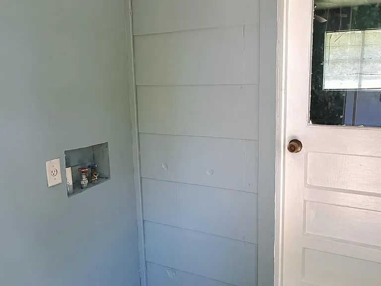 385 Jones Rd — Photo 9