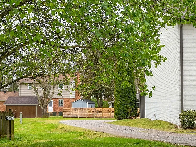 509 Alexander Dr — Photo 64