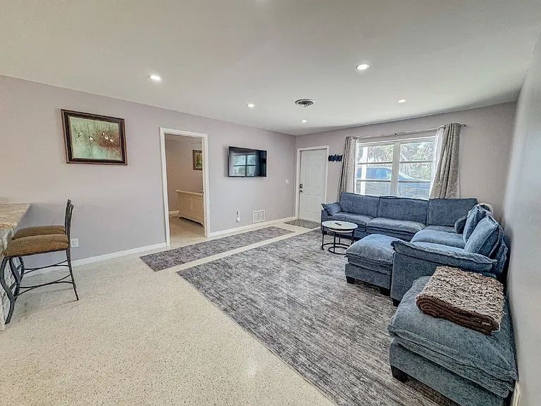 2825 N Beach Rd — Photo 14