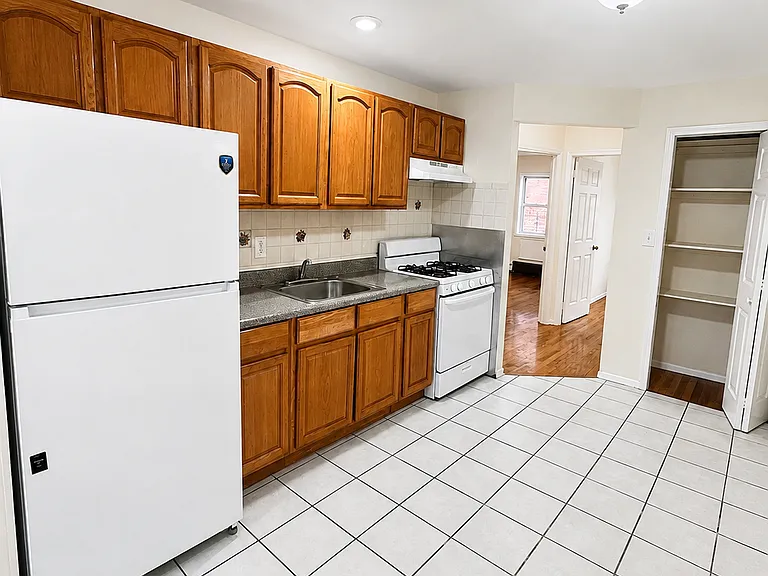 163 Covert St #3 — Photo 12