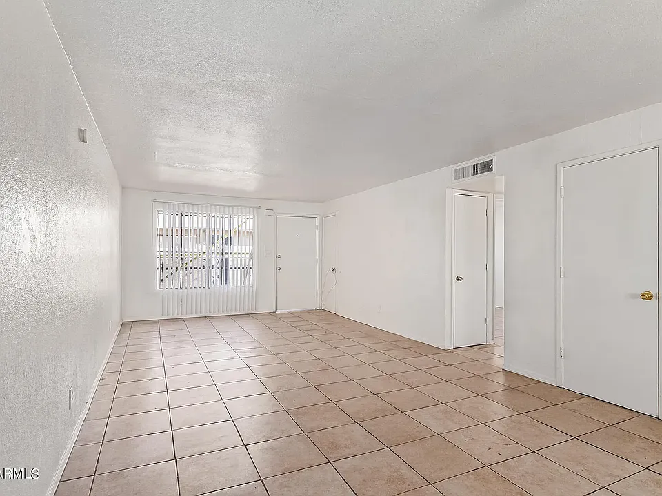 2139 S Winstel Ave #4