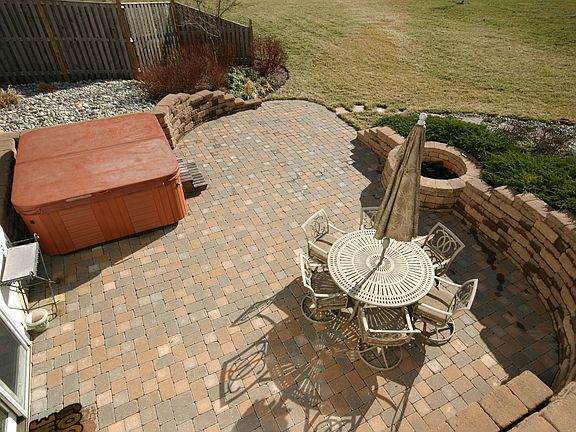 patio/hot tub