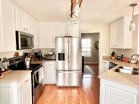 2nd image of 5120 Everette Ct