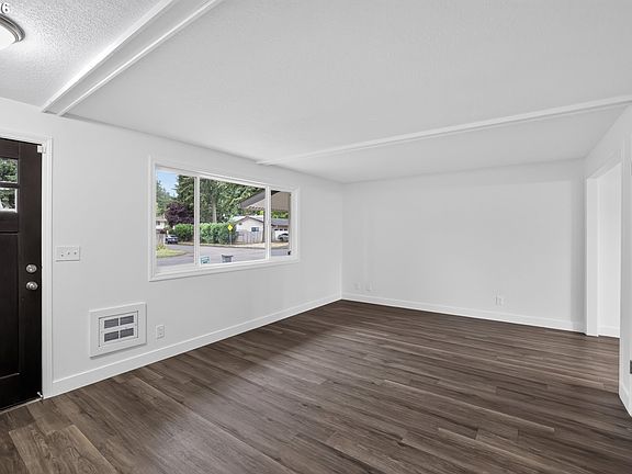 3rd image of 8405 NE 149th Ave