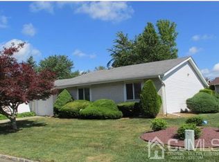 263 Glen Rd, Monroe Township, NJ 08831