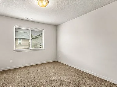 5810 NE 47th St — Photo 11