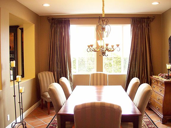 Formal Dinnig Room