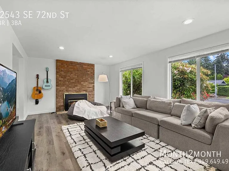 12543 SE 72nd St — Photo 1
