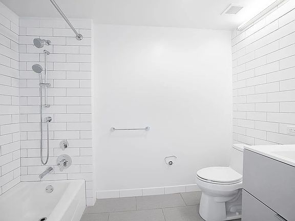 3rd image of 400 W 113th St APT 1503