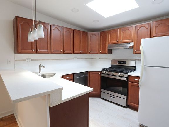 4th image of 322 Atlantic Ave #3F