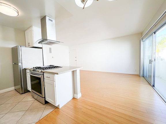 3rd image of 11945 Darlington Ave APT 6