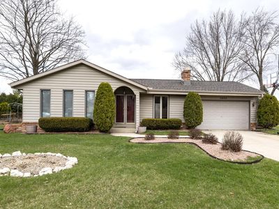 15490 West Mayflower DRIVE, New Berlin, WI, 53151