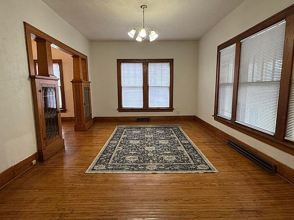 3rd image of 611 Orange St