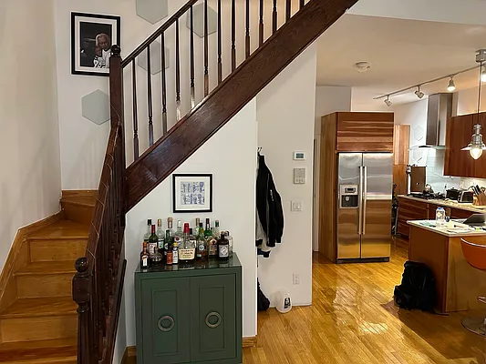 Rented by Urban Real Estate Property Group Inc | media 5