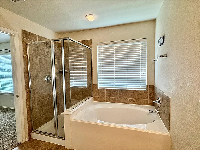 6407 Densberry Ln — Photo 9