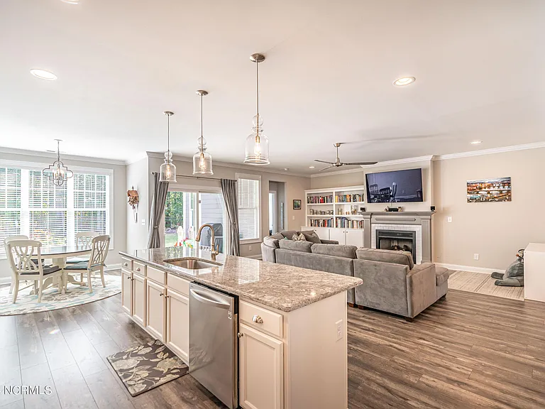 365 N Bracken Fern Ln — Photo 40