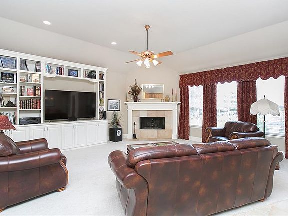 2nd image of 3800 Landmark Dr