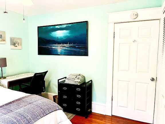 2nd image of 526 King George Ave SW #6