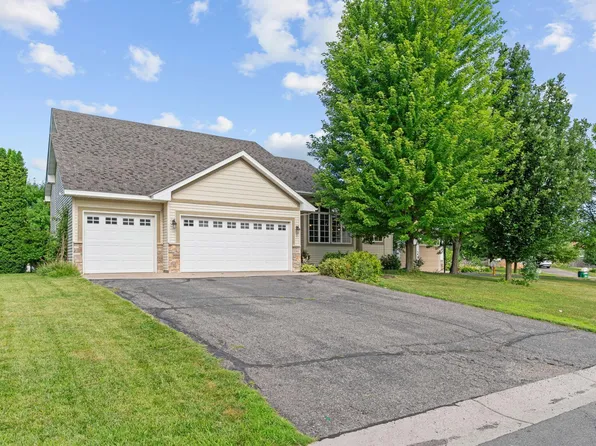 1361 Foxtail Gln, Mayer, MN 55360