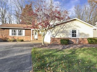 26716 Chapel Hill Dr, North Olmsted, OH 44070