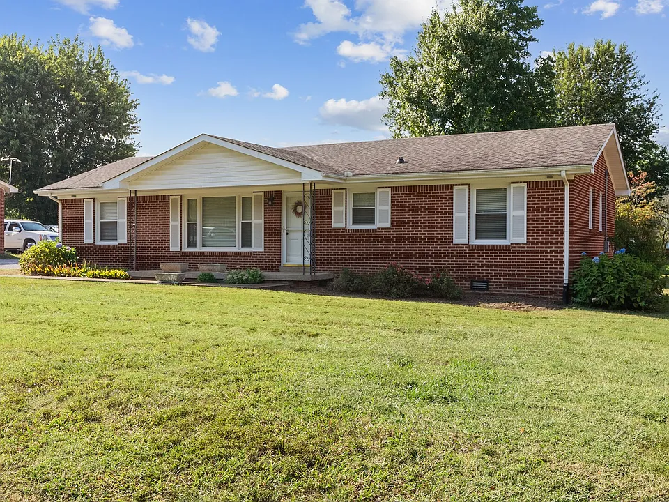 209 Oak Dr