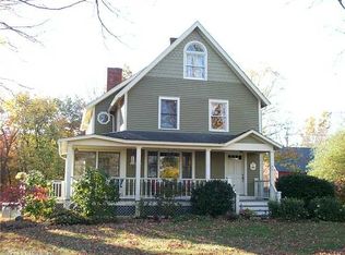 712 Racebrook Rd, Orange, CT 06477