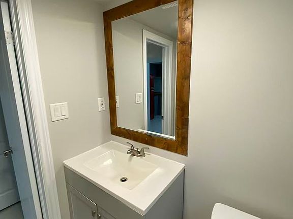 5th image of 6 Mid Pines Rd