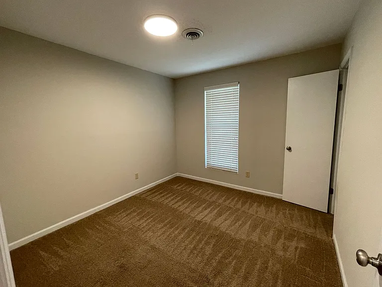 118 Hollingsworth Dr — Photo 13
