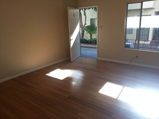 3rd image of 821 S Osage Ave APT 4