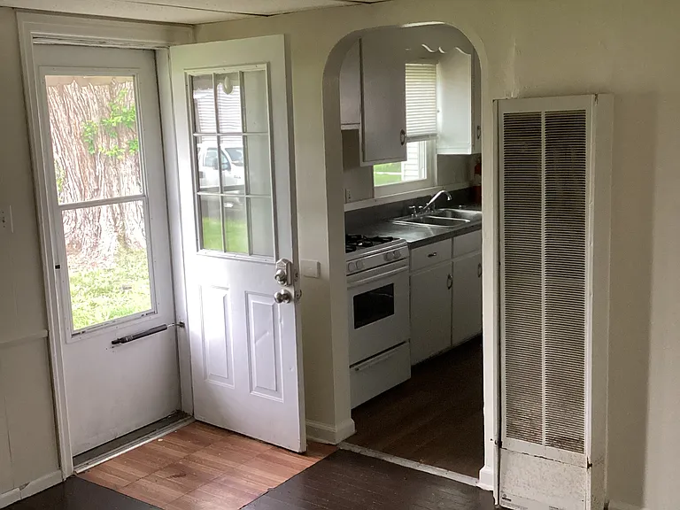 2605 Gihon Rd — Photo 2