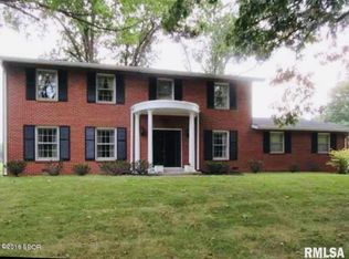 700 Lake Park Rd, Mount Vernon, IL 62864