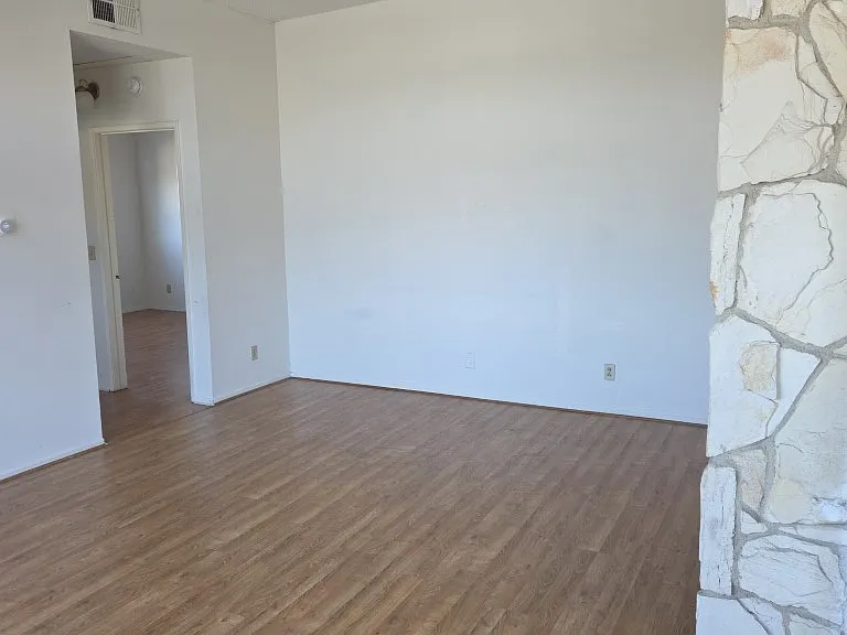 13561 Moorpark St — Photo 17