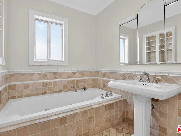 10341 Keswick Ave — Photo 22