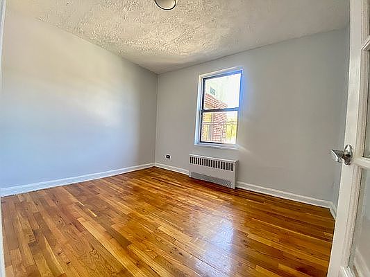 2nd image of 117 E 86th St APT 3E