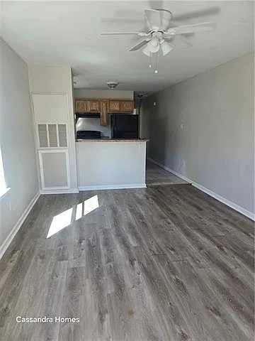 3 bed, 2.0 bath, 744 sqft, $1,750 — Photo 2