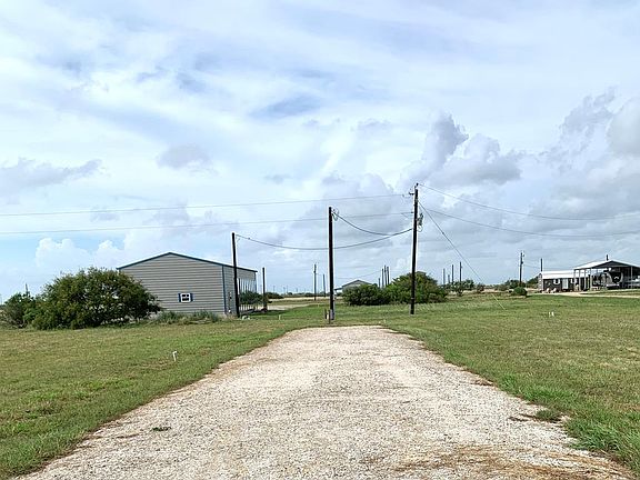 4th image of 13 Tiger Shark Ln