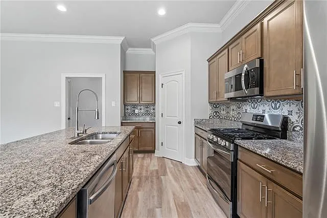 736 Jackson Ct — Photo 11