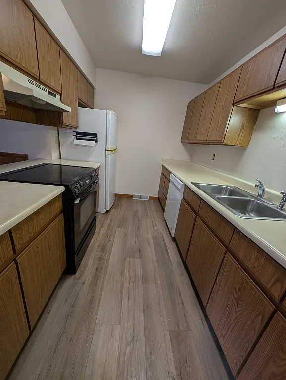 721 Denver B — Photo 3