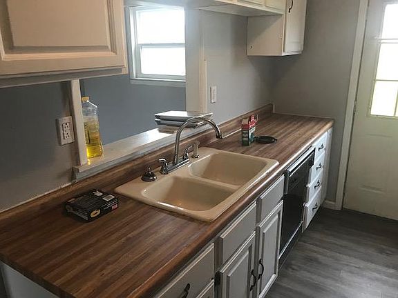 3rd image of 1905 Old Alton Edwardsville Rd APT 21