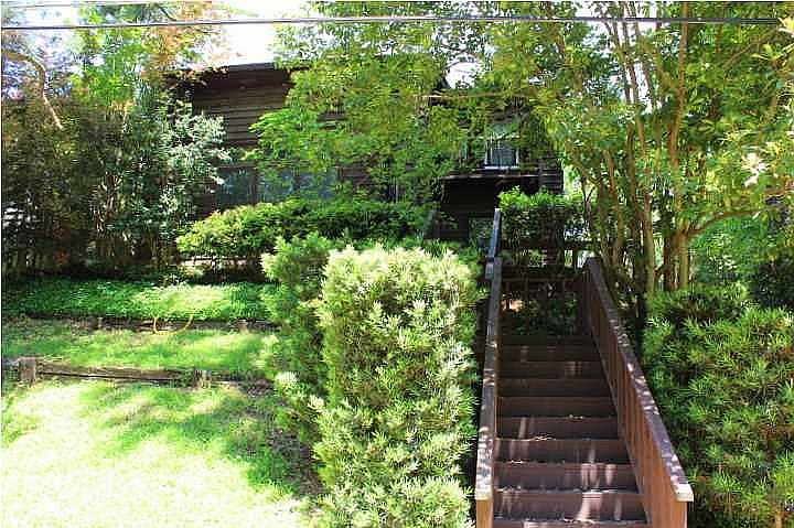 2nd image of 1544 Lakeside Dr