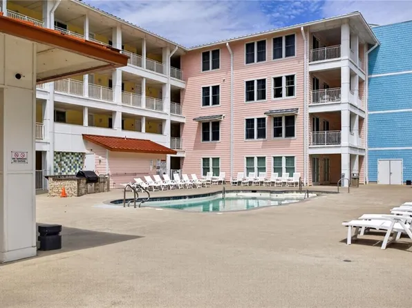 3738 Sandpiper Rd APT 335B, Virginia Beach, VA 23456