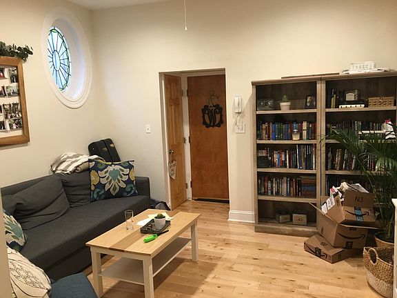 3rd image of 2036 Race St APT 1R