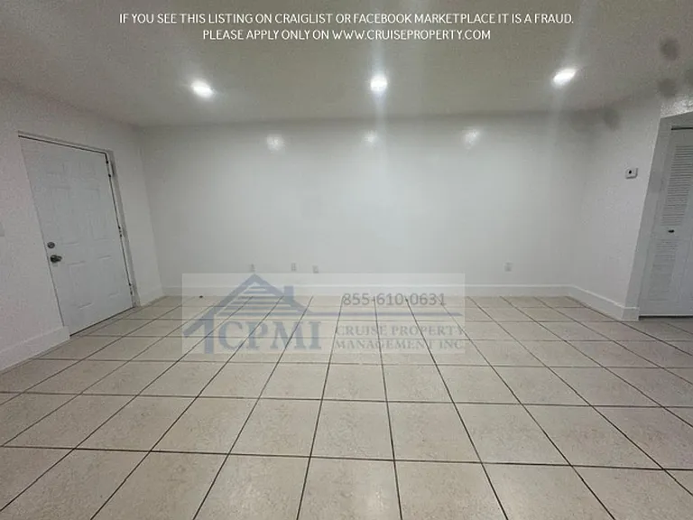 Casa Linda Apartments-3300 S Dixie Hwy — Photo 10