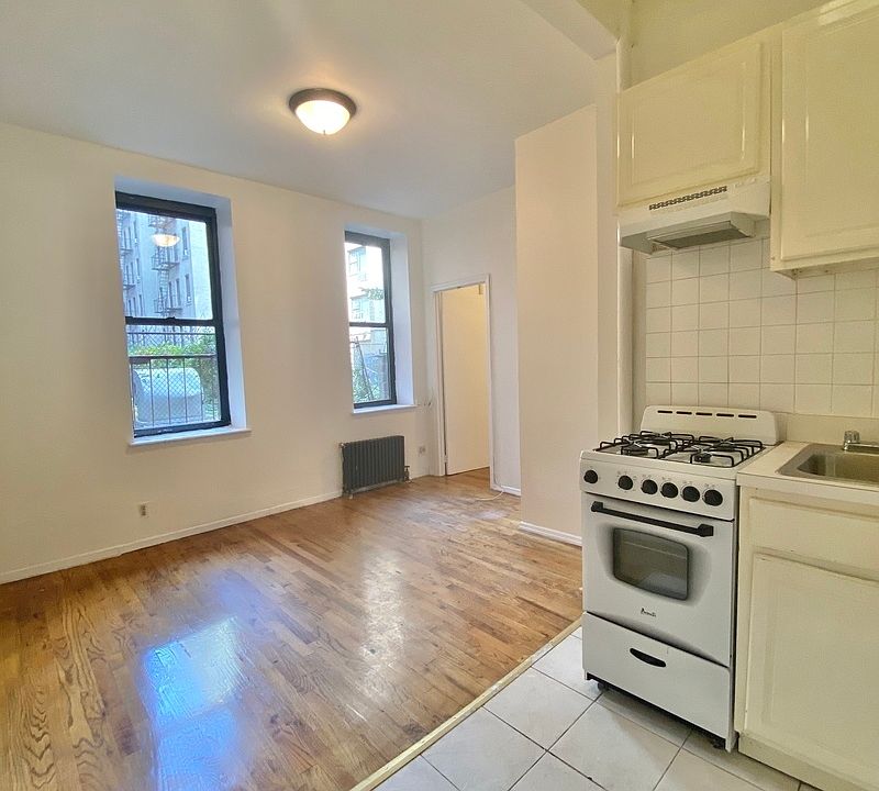 1st image of 1229 1st Ave #2