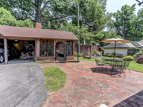 2nd image of 194 Crestmere Pl