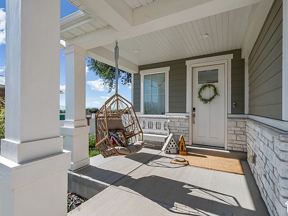 3rd image of 2706 W Maple St #285