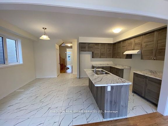 5th image of 24 Monteith Dr