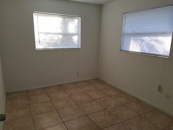 3rd image of 2056/2058 Eloise Cir