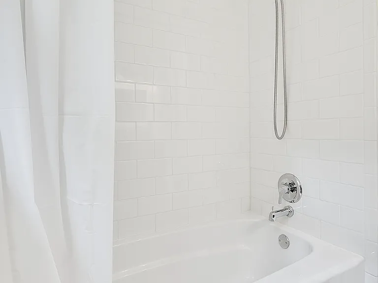 Full Bathroom #2