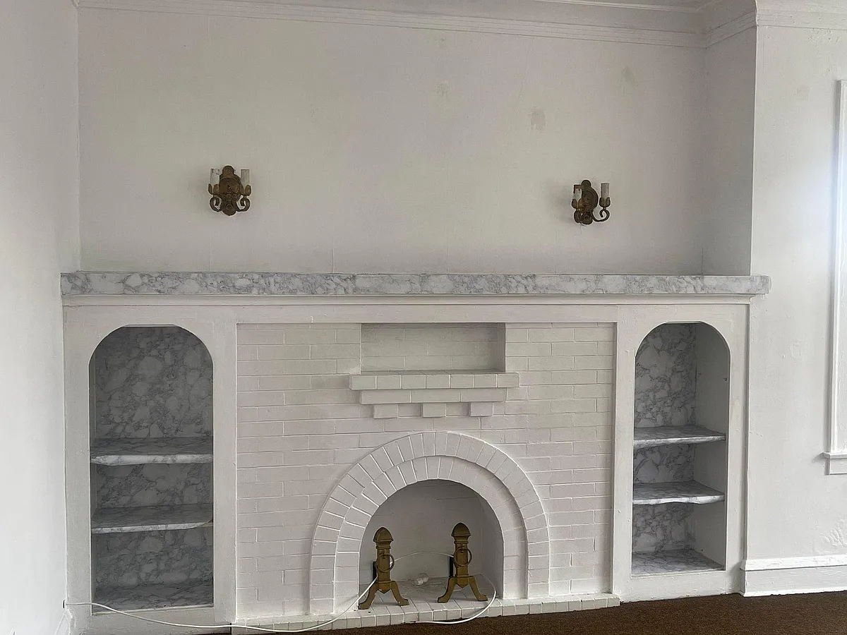Building Photo - 8113 S Jeffery Blvd #2